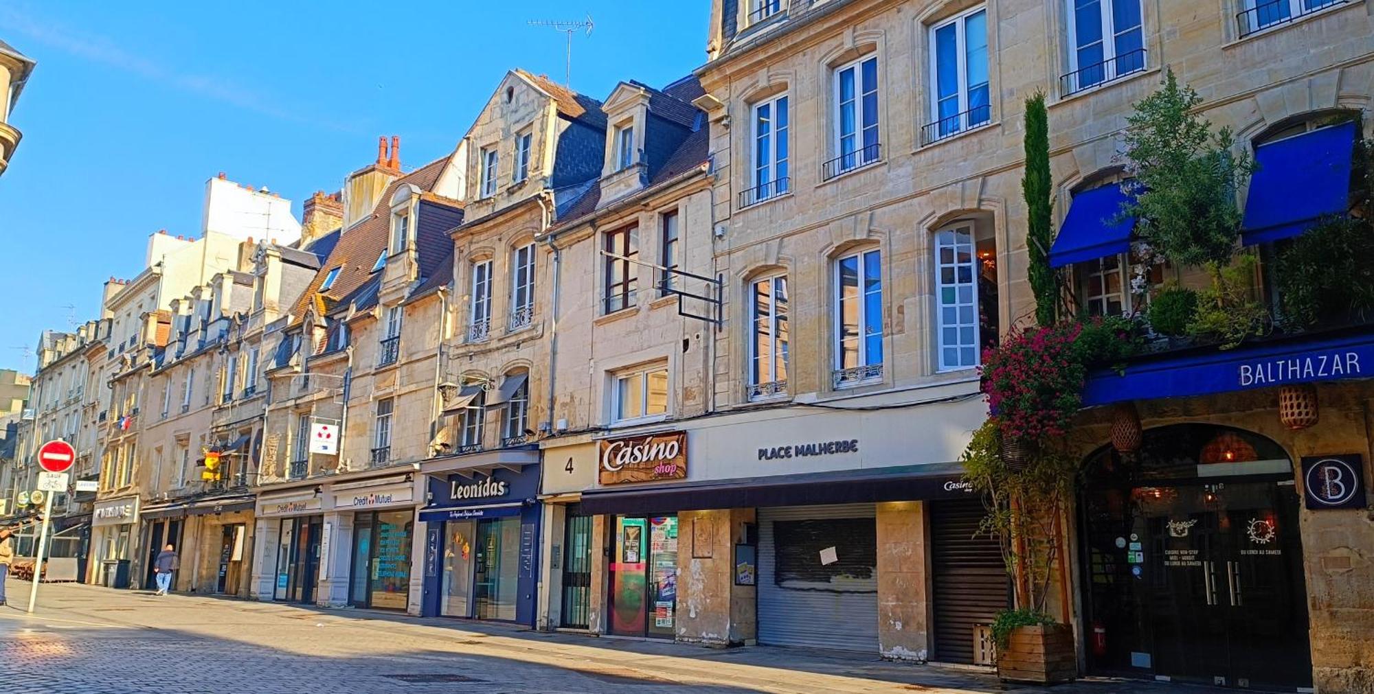 Elegant Studio En Hypercentre Dans Le Quartier Historique Anime Avec Parking Gratuit Caen Bagian luar foto